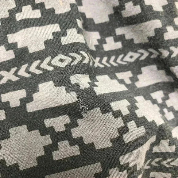 PINK By Victoria’s Secret Grey & Black  Leggings SM - Picture 4 of 15